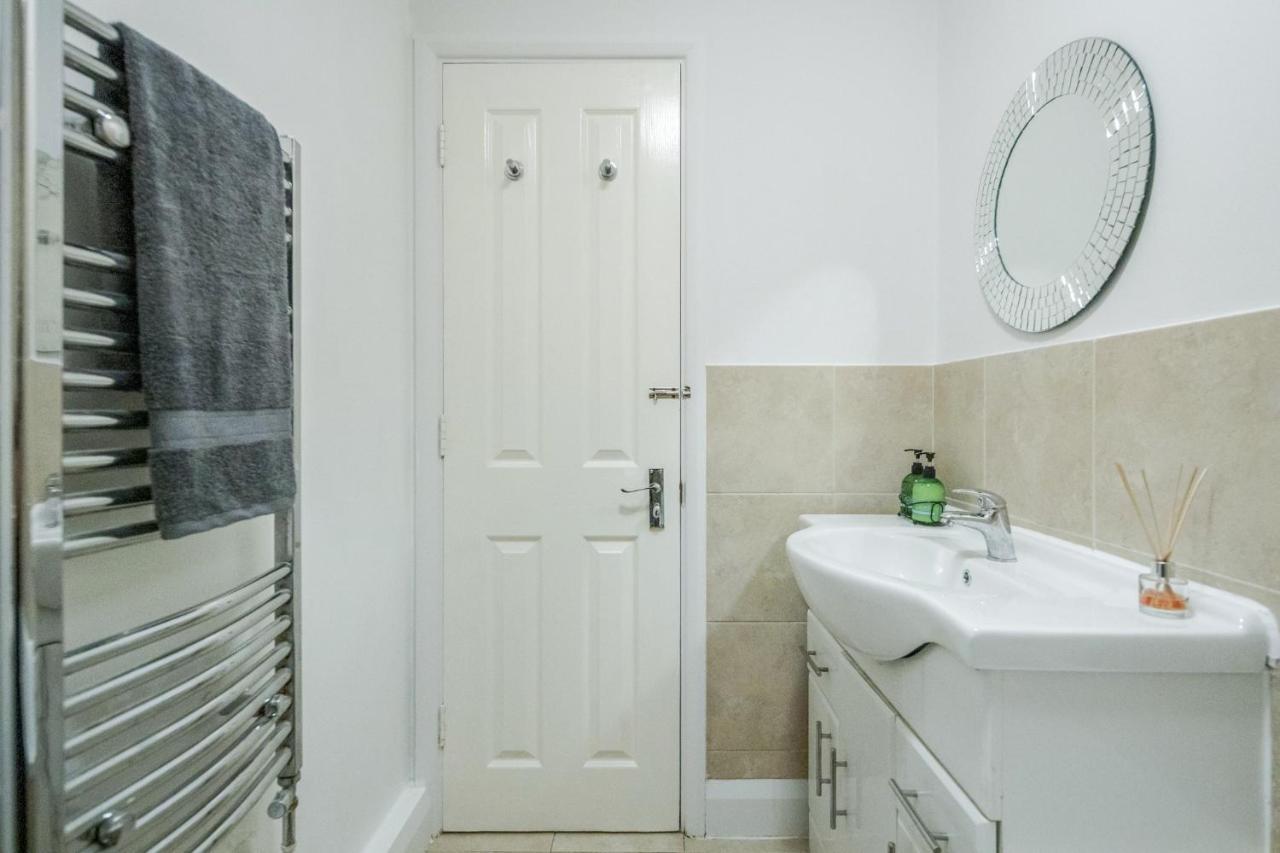 Stunning 2-Bed Apt - Free Parking - Camden - Central - Zoo - Shop - Events London Exteriör bild