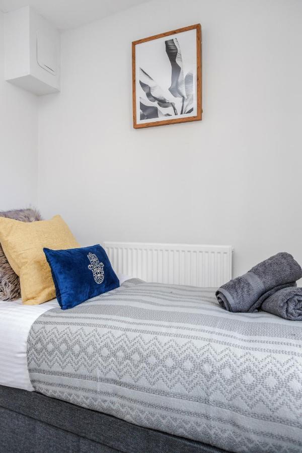 Stunning 2-Bed Apt - Free Parking - Camden - Central - Zoo - Shop - Events London Exteriör bild