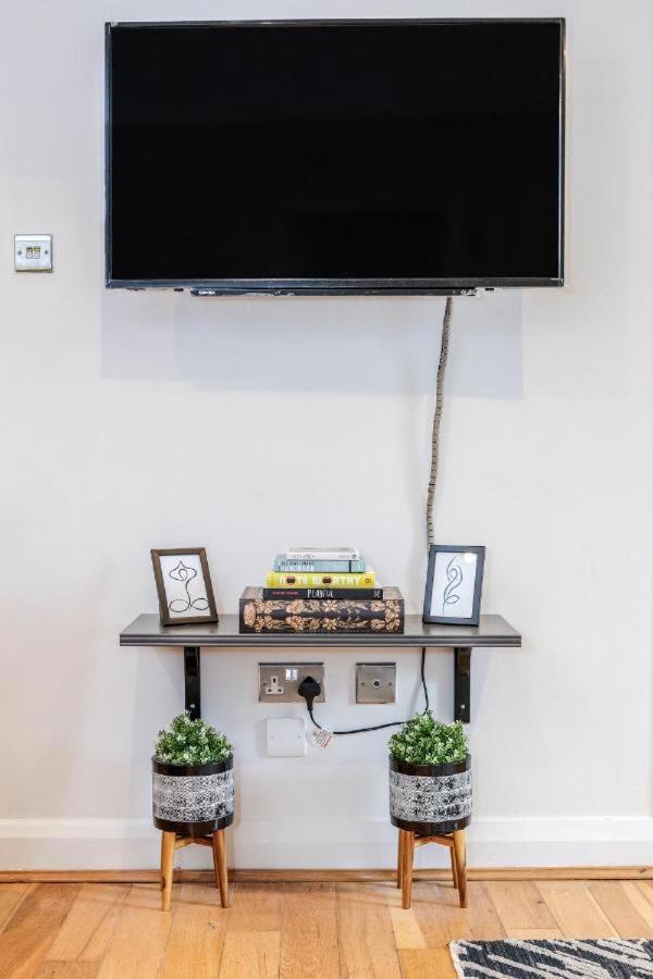 Stunning 2-Bed Apt - Free Parking - Camden - Central - Zoo - Shop - Events London Exteriör bild
